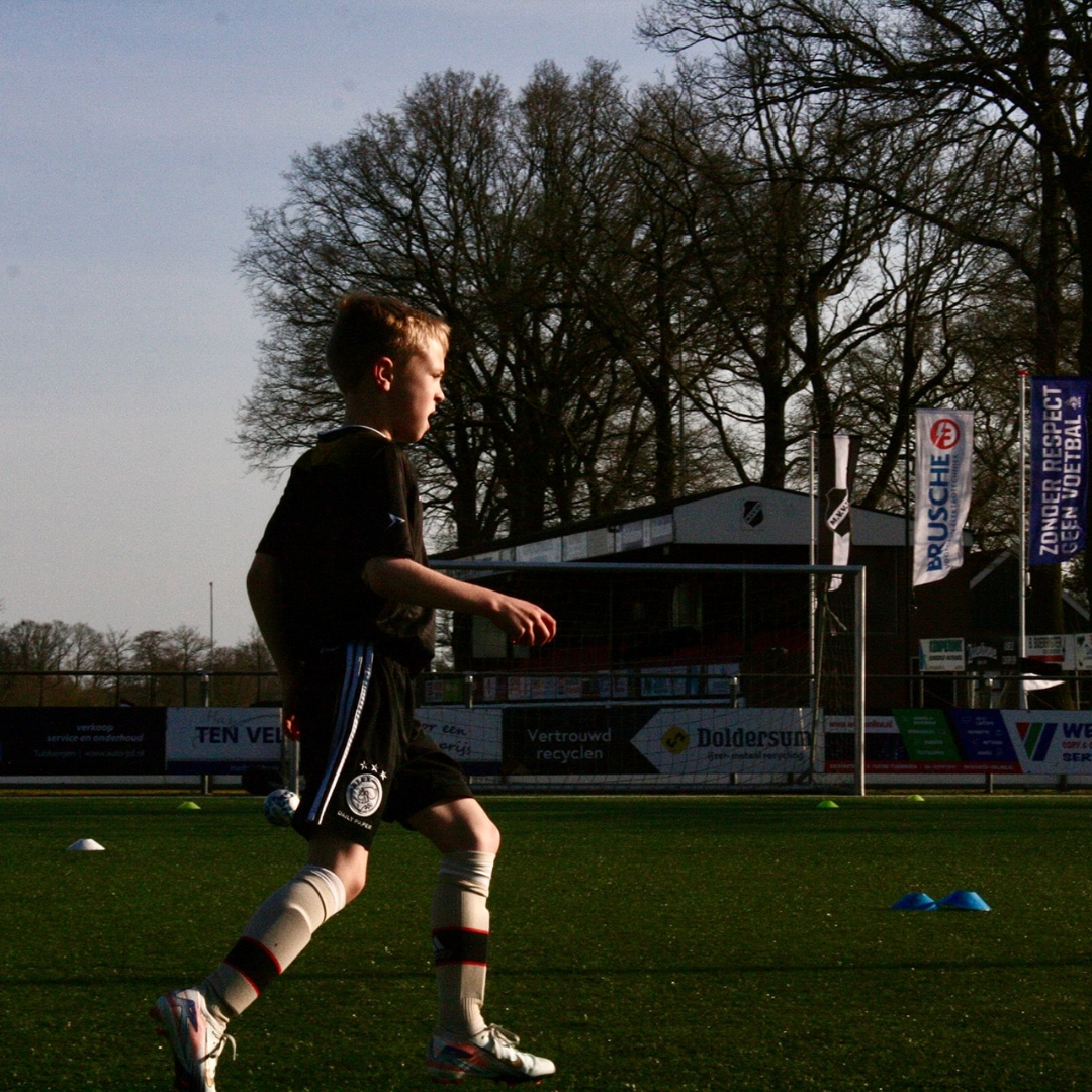 Core Eric Rienstra Rienstra Academy – Voetbalschool waar plezier en zelfvertrouwen samengaan!