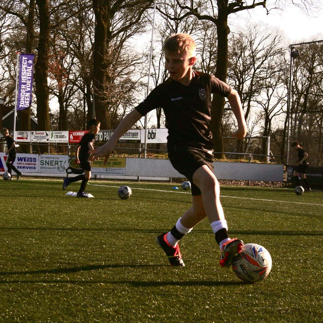 Core Eric Rienstra Rienstra Academy – Voetbalschool waar plezier en zelfvertrouwen samengaan!